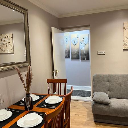 London Property Apartments For Up To 6, Next To Big Ben & London Eye Exteriör bild