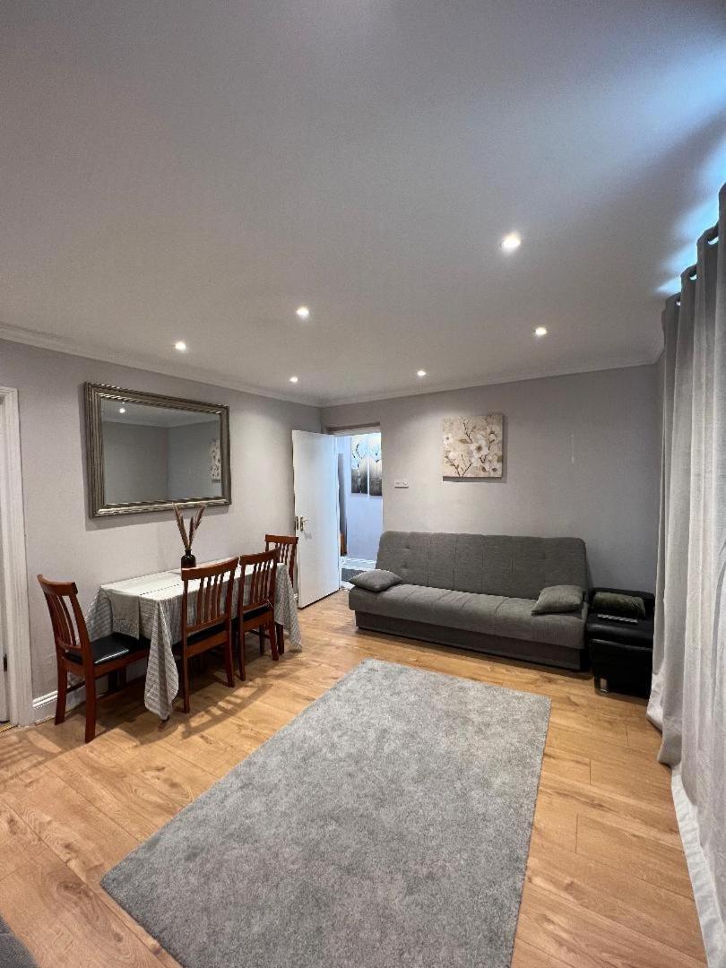 London Property Apartments For Up To 6, Next To Big Ben & London Eye Exteriör bild