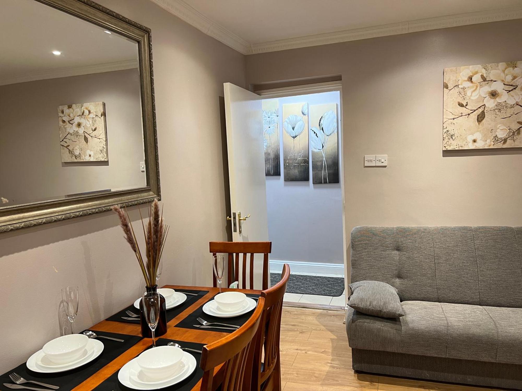 London Property Apartments For Up To 6, Next To Big Ben & London Eye Exteriör bild
