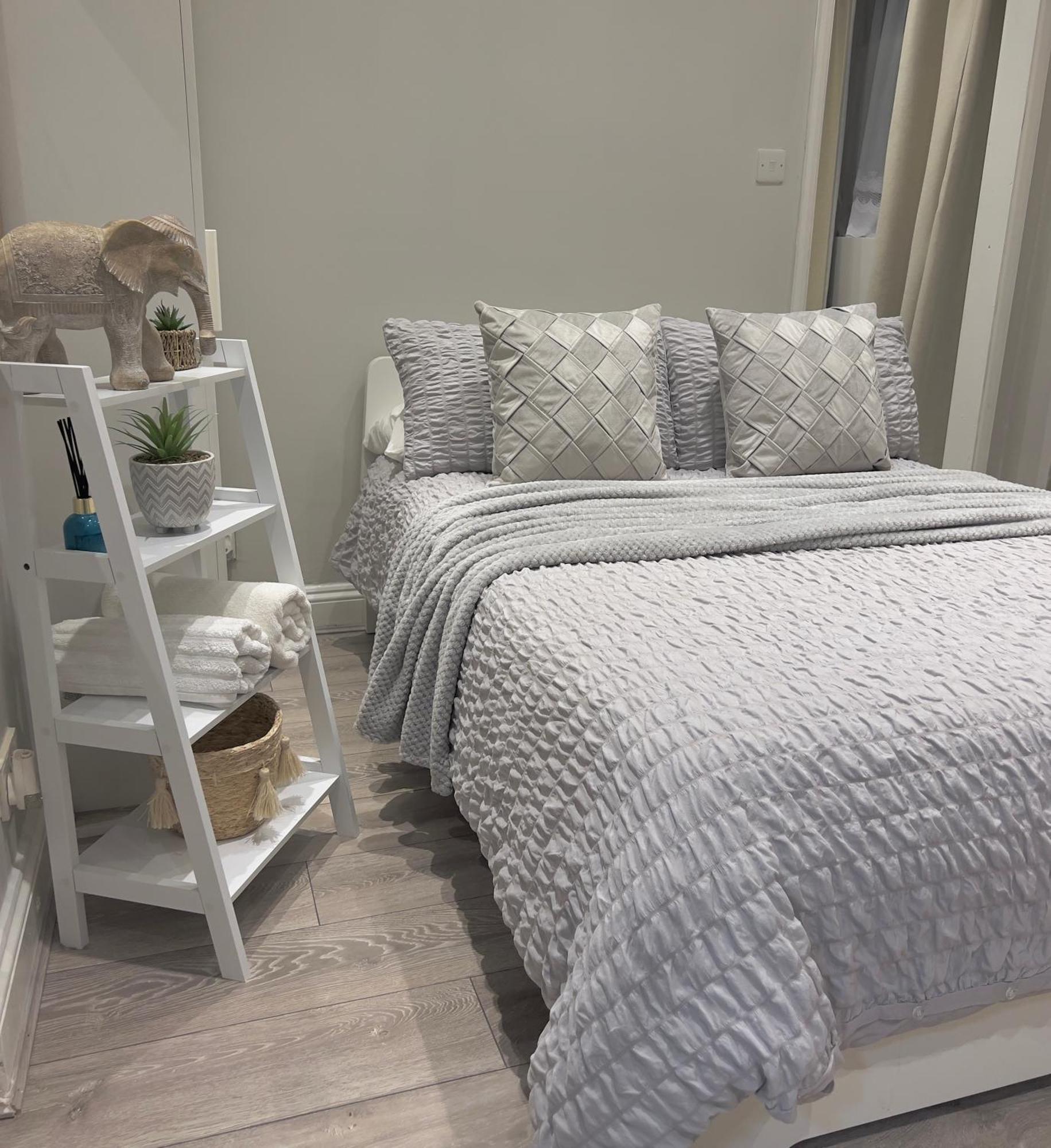 London Property Apartments For Up To 6, Next To Big Ben & London Eye Exteriör bild