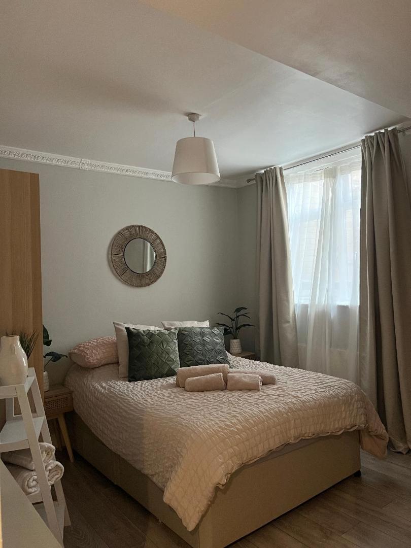 London Property Apartments For Up To 6, Next To Big Ben & London Eye Exteriör bild