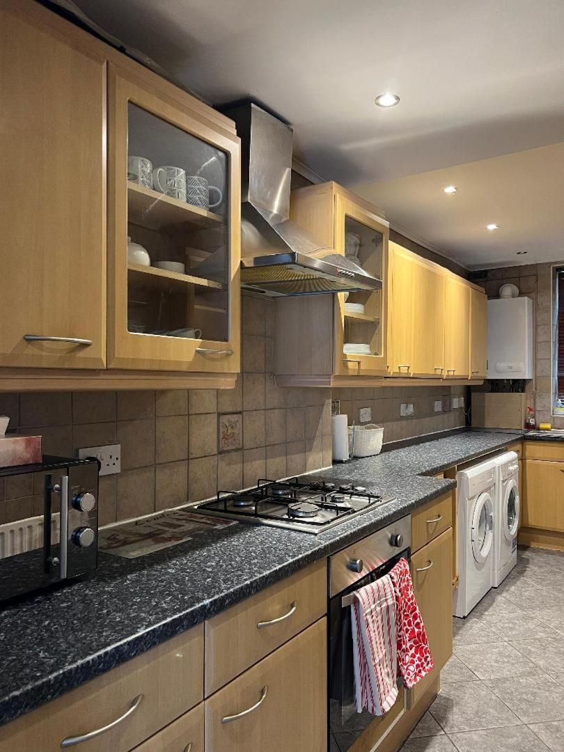 London Property Apartments For Up To 6, Next To Big Ben & London Eye Exteriör bild
