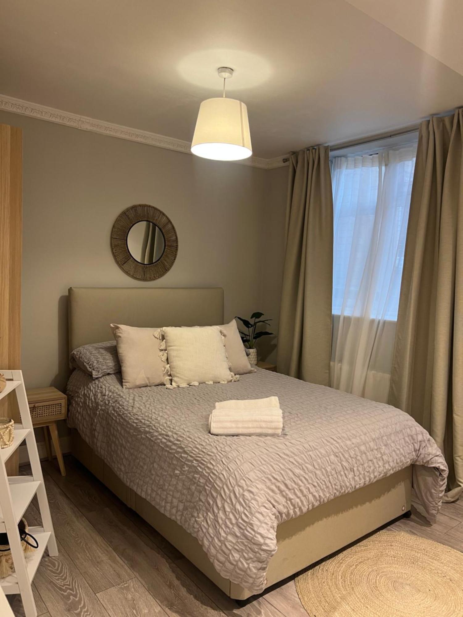 London Property Apartments For Up To 6, Next To Big Ben & London Eye Exteriör bild